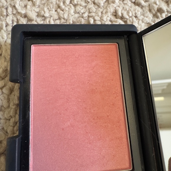 Pink Blush Compact - Picture 4 of 4